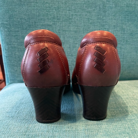 Clark’s Artisan Shoes size 5.5 - Picture 7 of 8